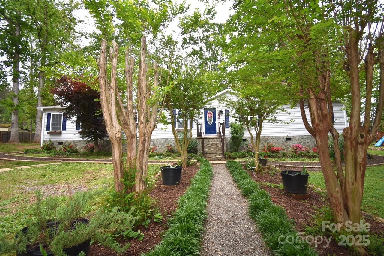 4333 Greenbriar Dr., Hickory, NC 28602