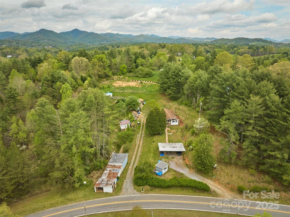 68 Upper White Oak Rd., Mars Hill, NC 28754
