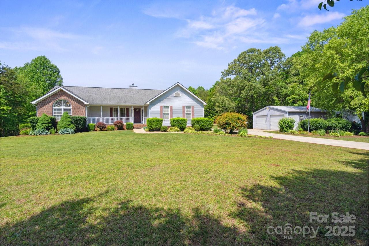 260 Treebark Rd., Statesville, NC 28625