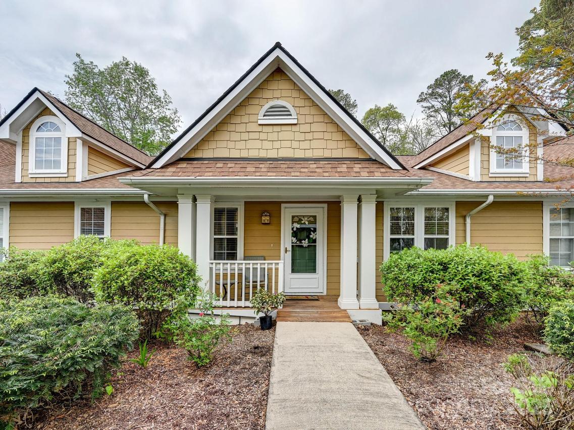 1202 Hyde Park Dr., Asheville, NC 28806