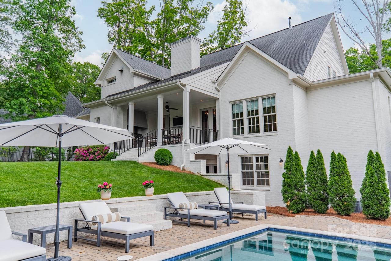 331 Anthony Cir., Charlotte, NC 28211