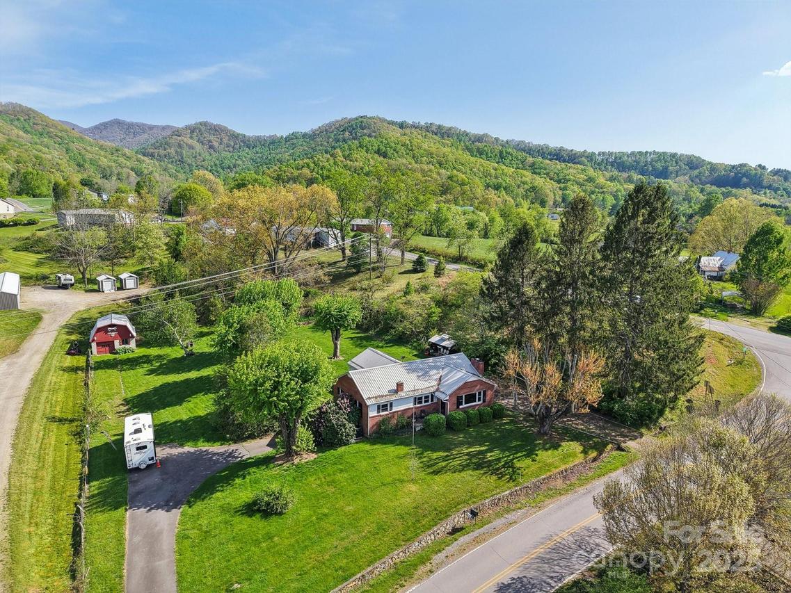 50 Morning Star Rd., Canton, NC 28716