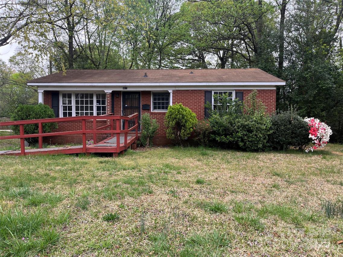 4817 Ridgeley Dr., Charlotte, NC 28208