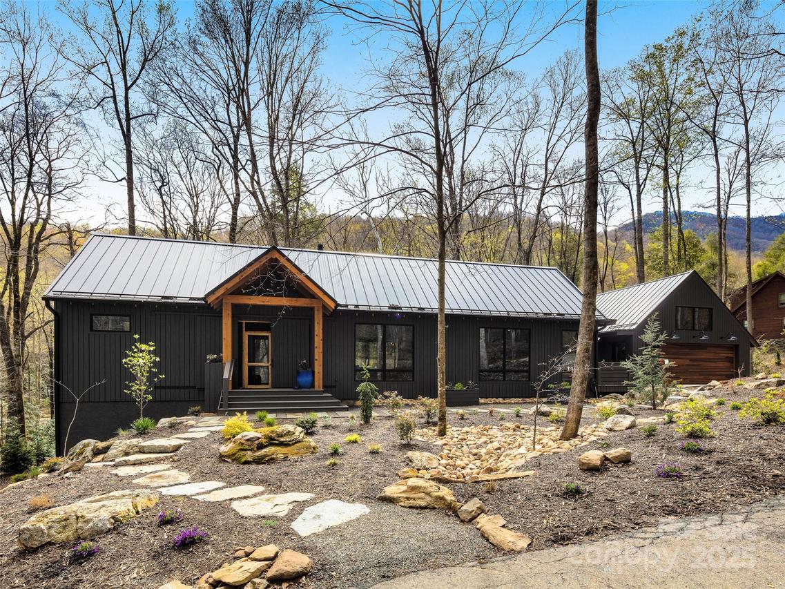 80 Hemlock Cir., Black Mountain, NC 28711
