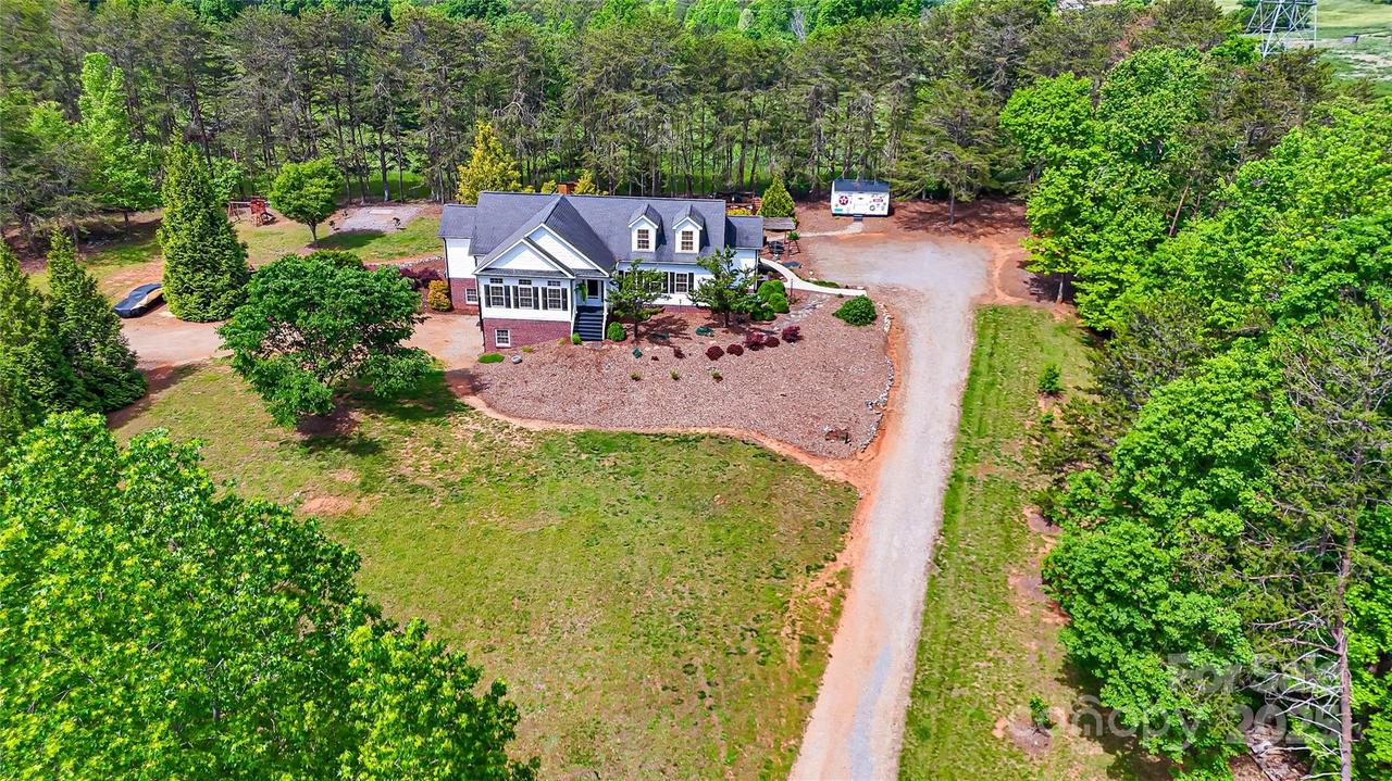 5562 Jenkins Rd., Morganton, NC 28655