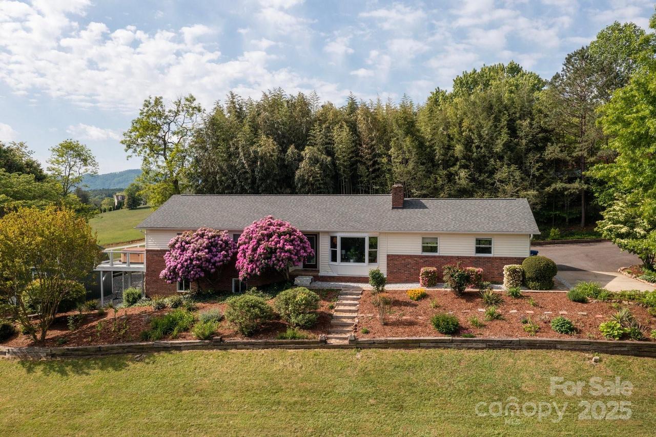 1572 Alexander Rd., Leicester, NC 28748
