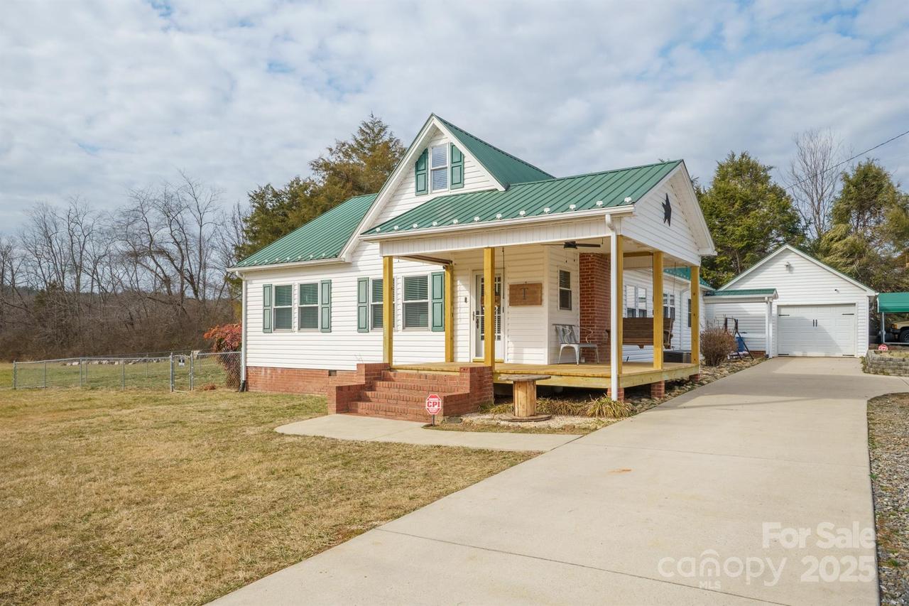 4039 Hartland Rd., Lenoir, NC 28645