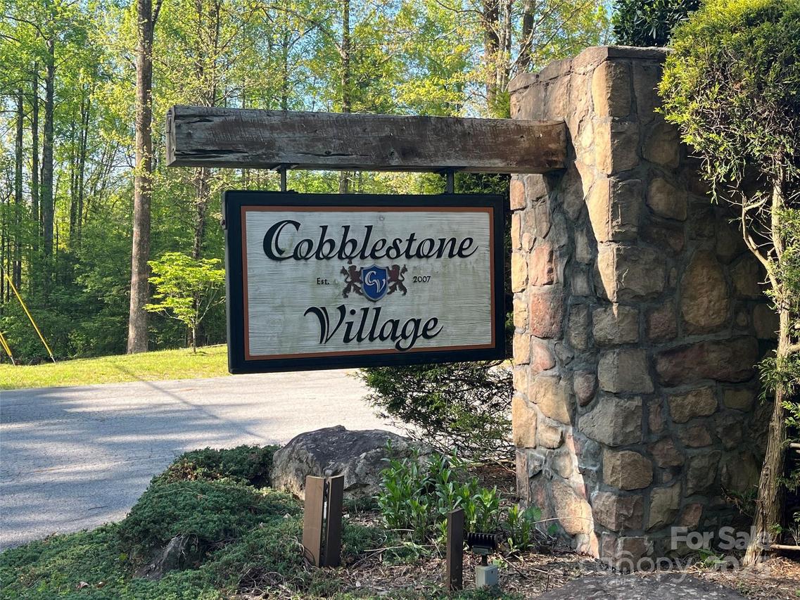 305 Freedom Trail Ct. #46, Zirconia, NC 28790