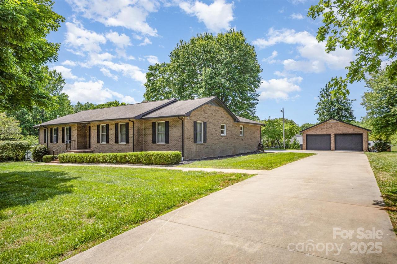 174 Wintergreen Cir., Statesville, NC 28677