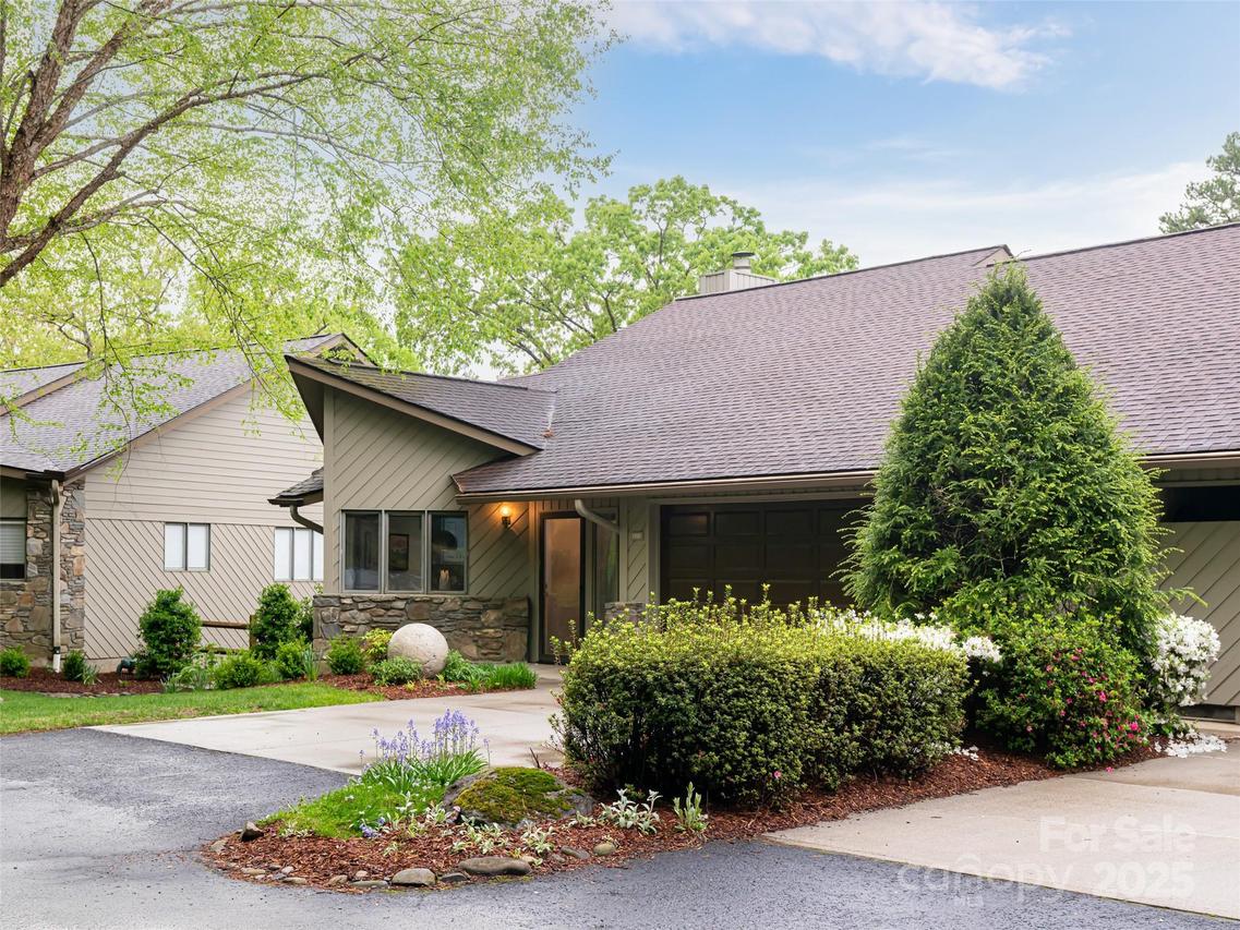 1901 Timber Tr., Asheville, NC 28804