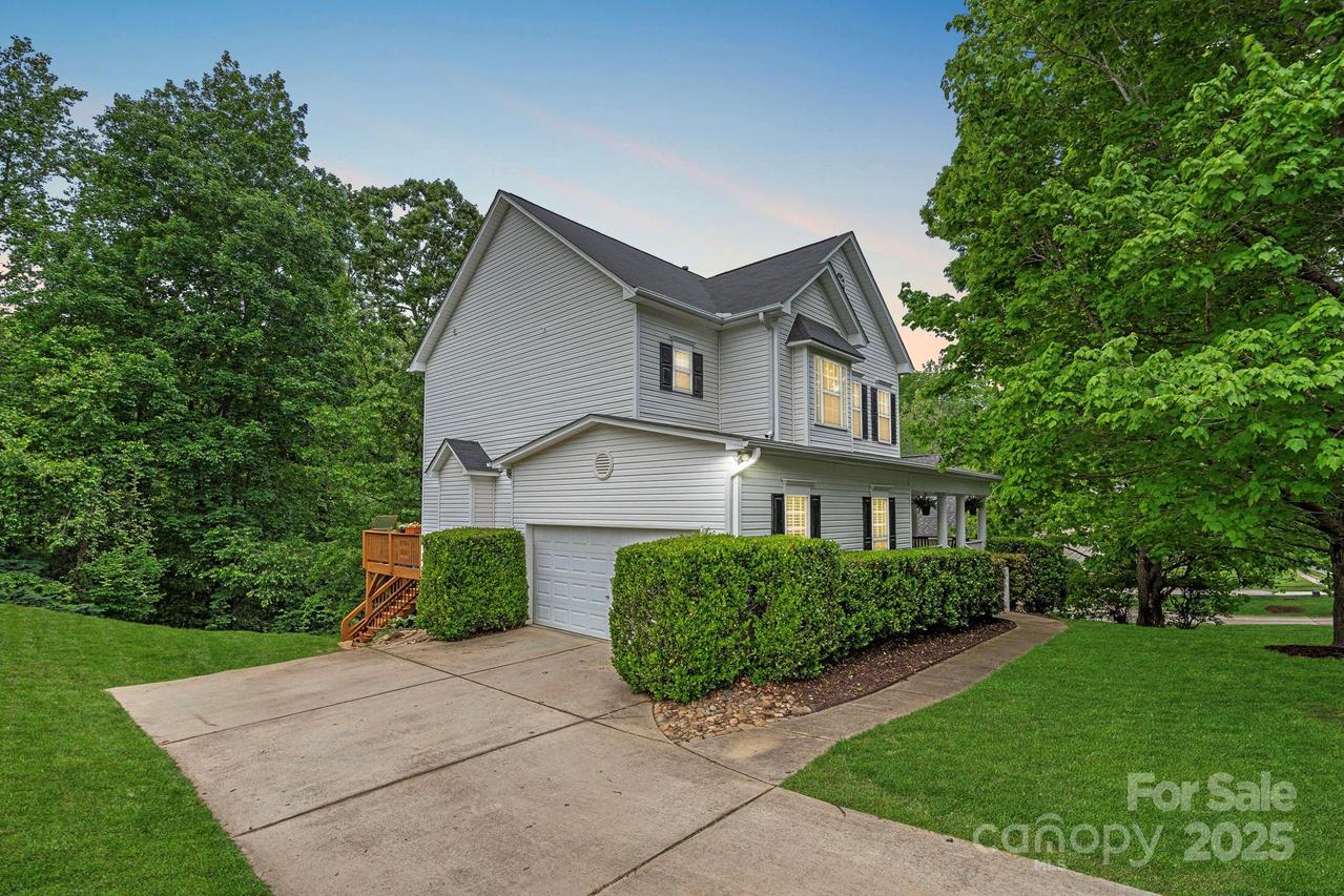 7049 Sedgebrook Dr., Stanley, NC 28164