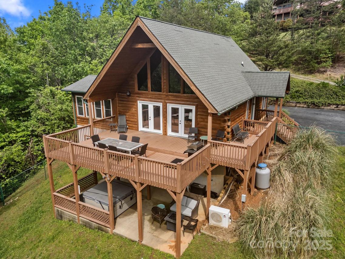 173 Mistletoe Park, Lake Lure, NC 28746
