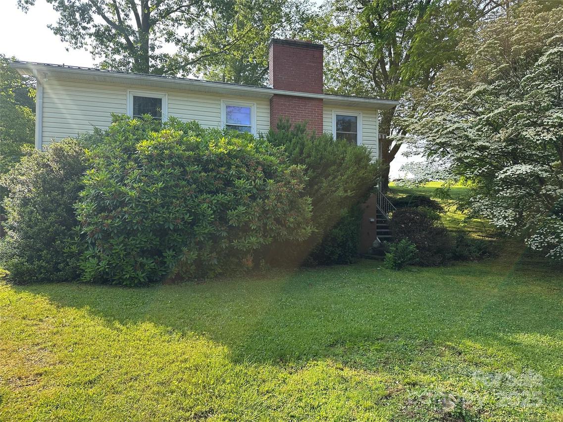 180 White Dogwood Ln., Lake Junaluska, NC 28745