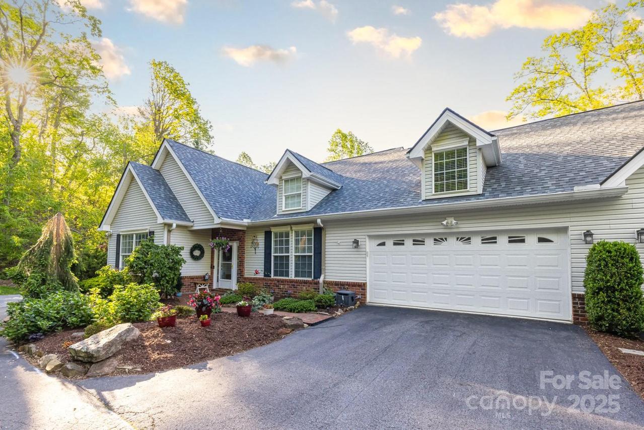 127 Poppy Ln., Asheville, NC 28803