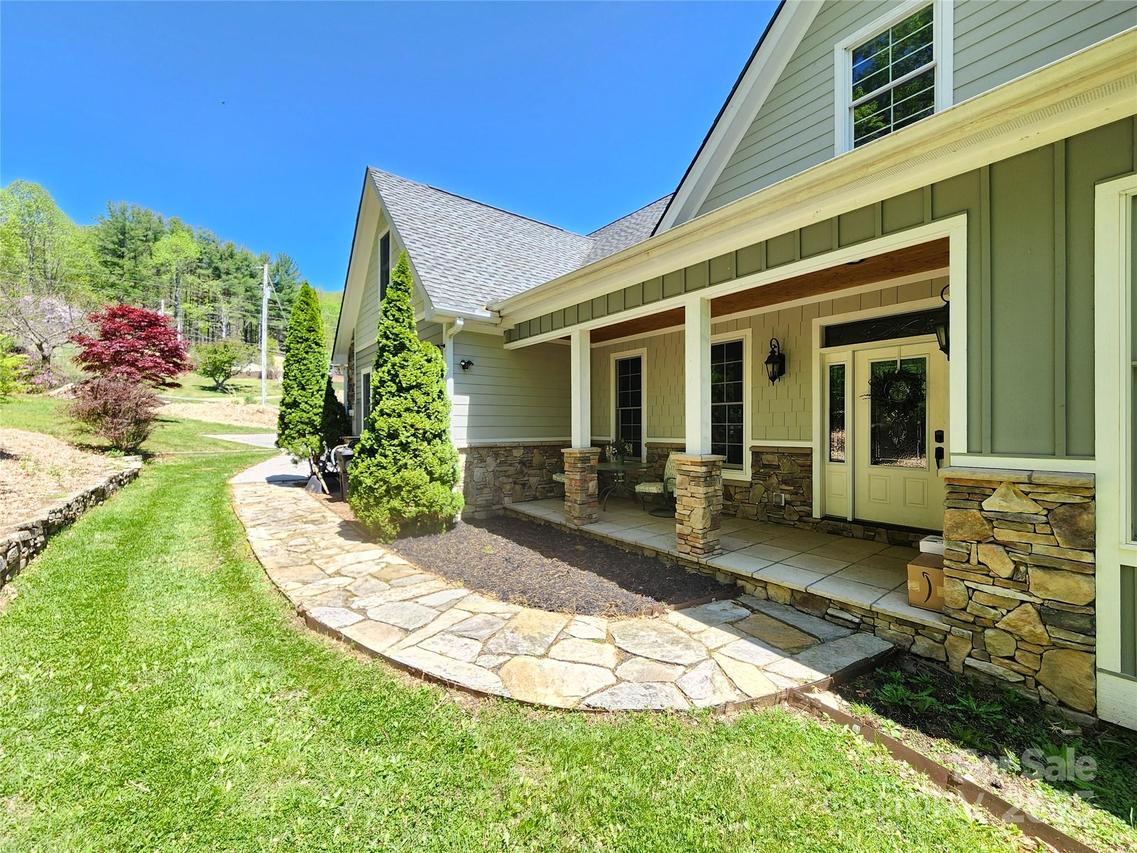 521 Hobson Rd., Bakersville, NC 28705