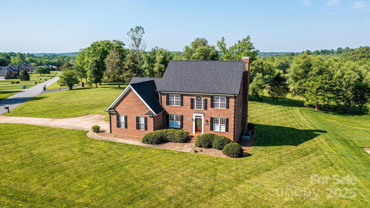 4047 Rainbow Hills Dr., Hickory, NC 28602