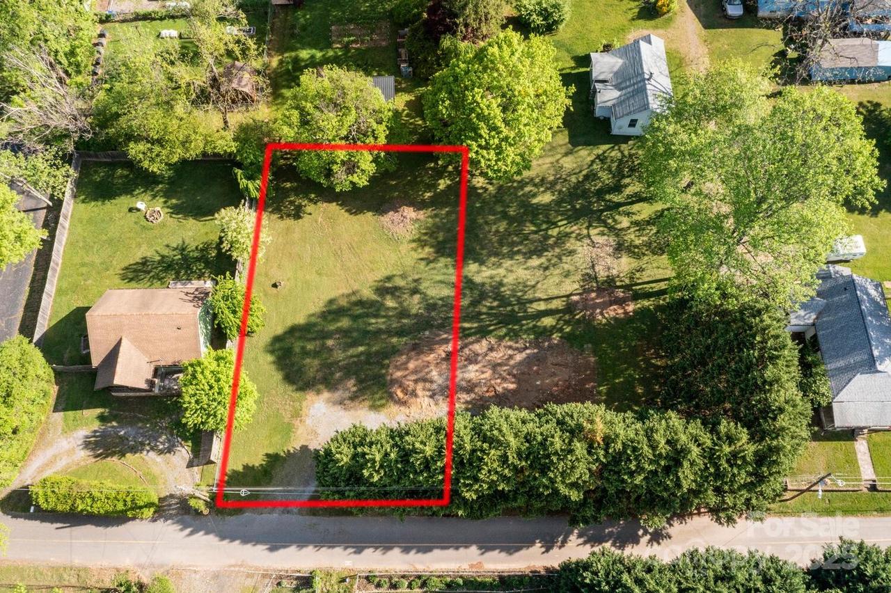 205 Old State Ten Rd., Black Mountain, NC 28711