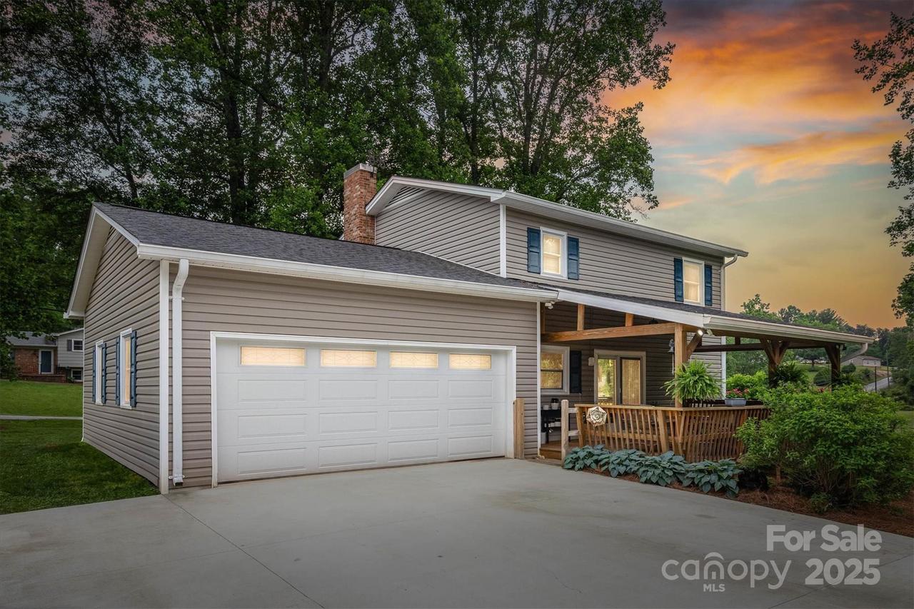 206 Hudson Cajah Mountain Rd., Hudson, NC 28638