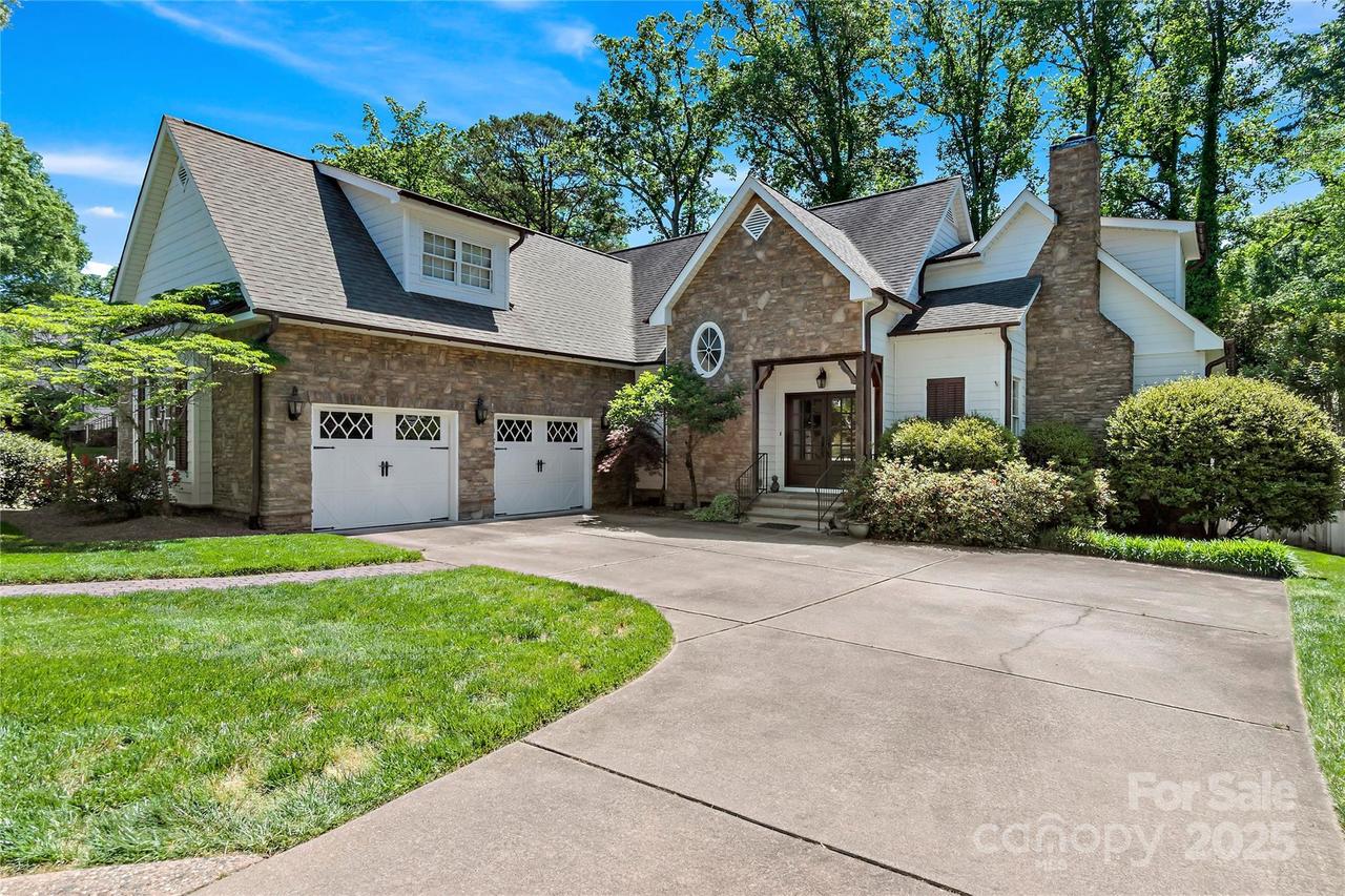 3460 Scarsborough Dr., Winston Salem, NC 27104