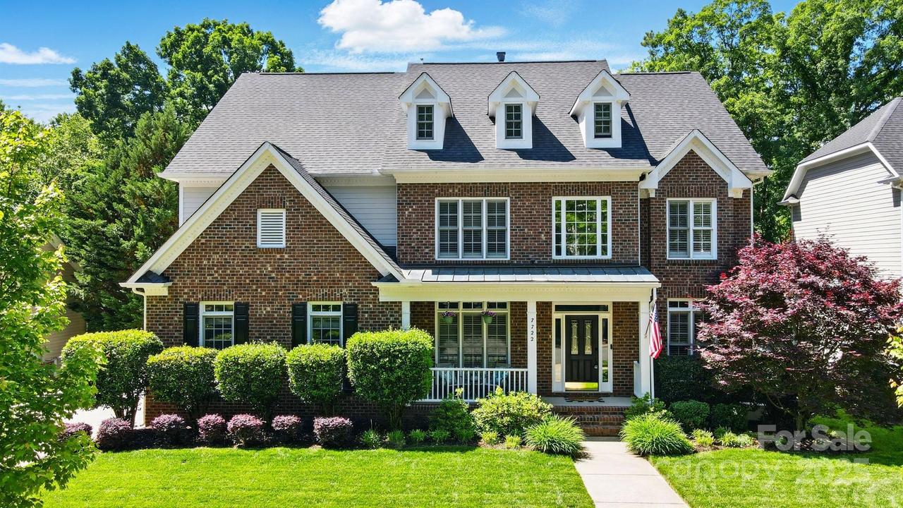 7722 Garnkirk Dr., Huntersville, NC 28078