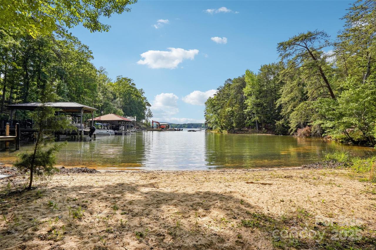 16427 Cozy Cove Rd., Charlotte, NC 28278