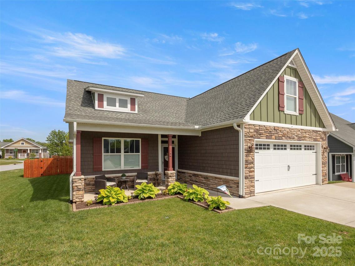 2 Montaugue St., Arden, NC 28704