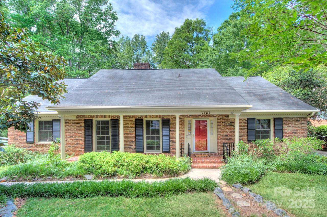 2235 Ramblewood Ln., Charlotte, NC 28210