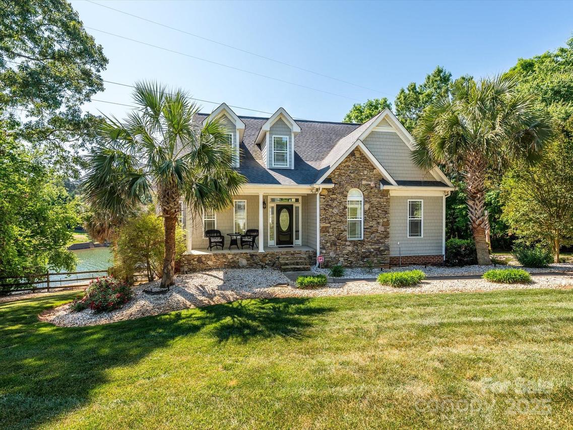 125 Mariner Pointe Ln., Mooresville, NC 28117