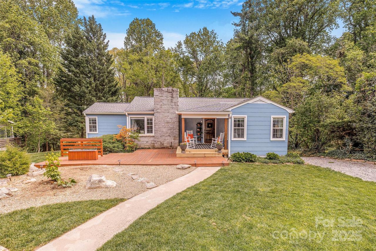 20 Lynnstone Ct., Asheville, NC 28805
