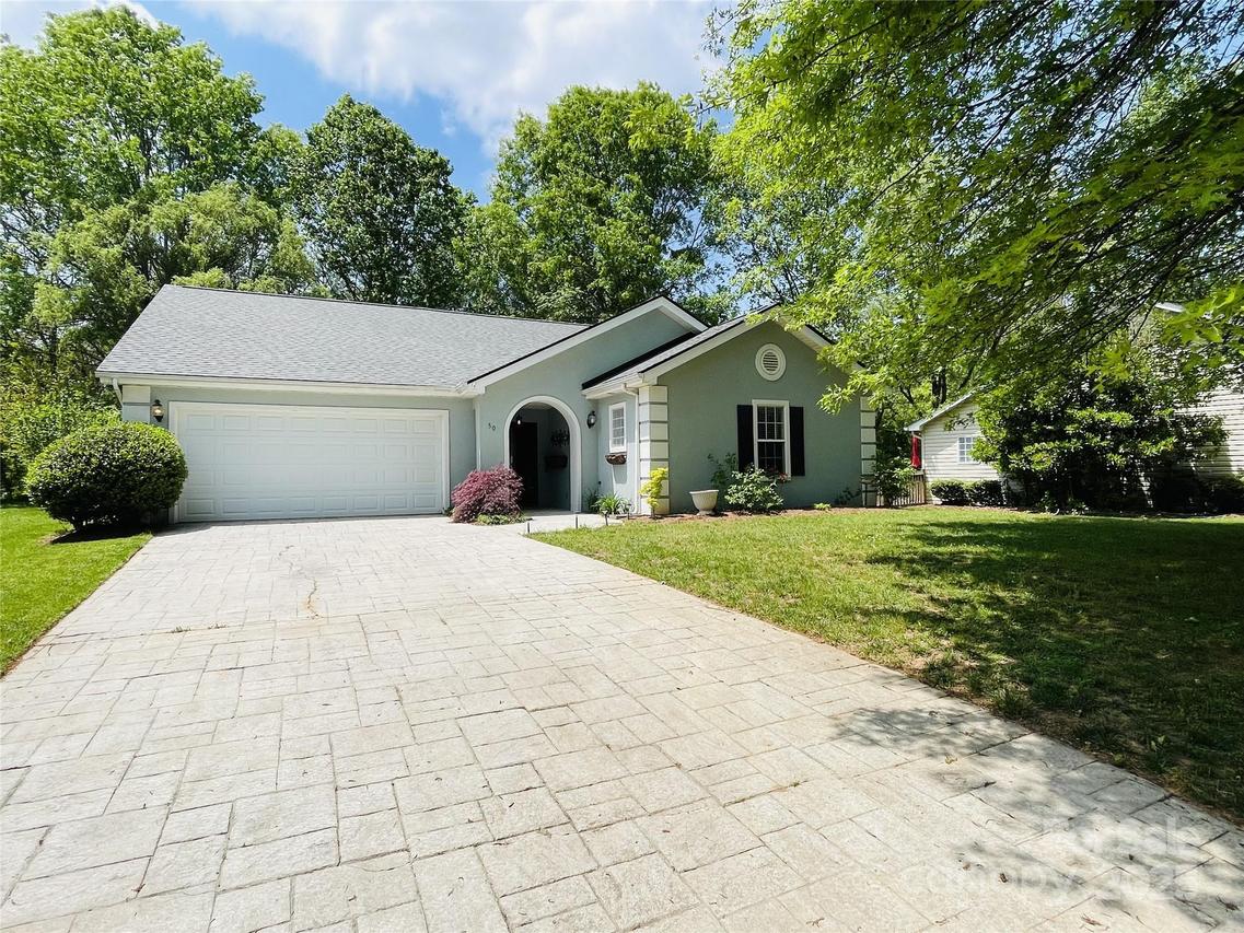 50 Stonebridge Dr., Asheville, NC 28805