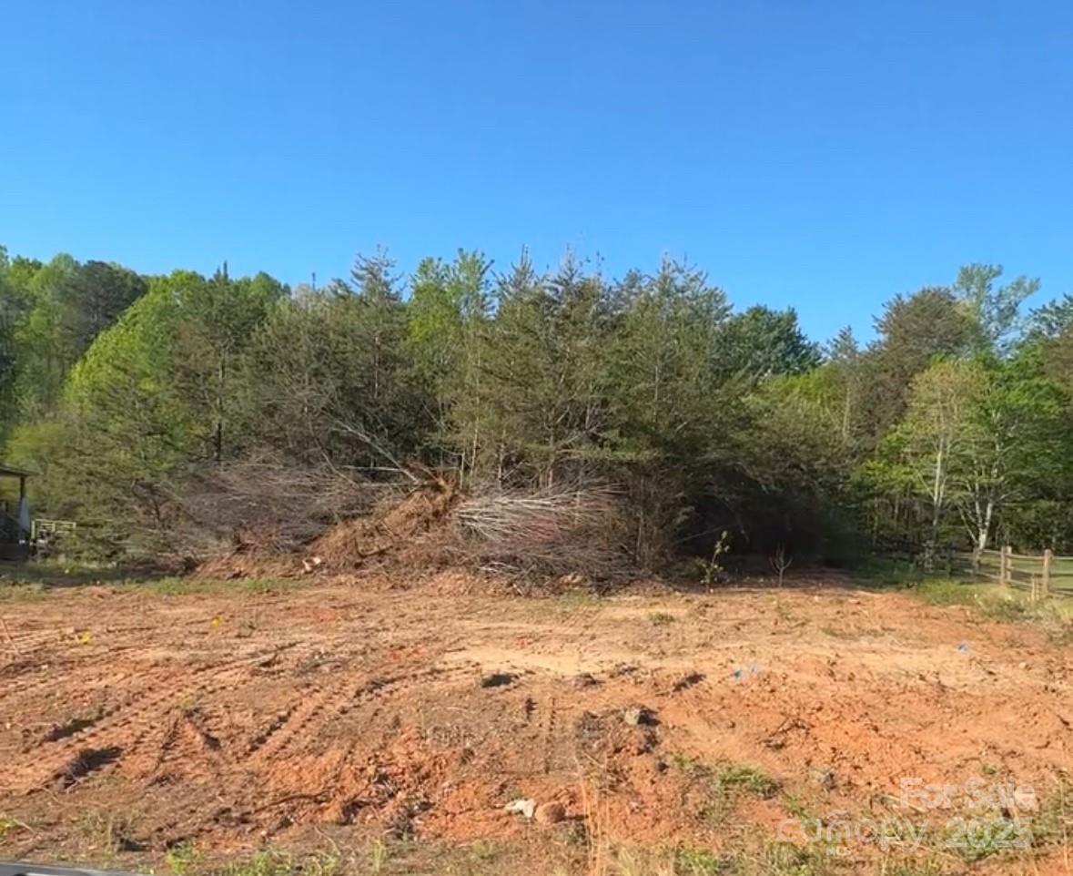 120 Whistling Pines Dr., Statesville, NC 28677