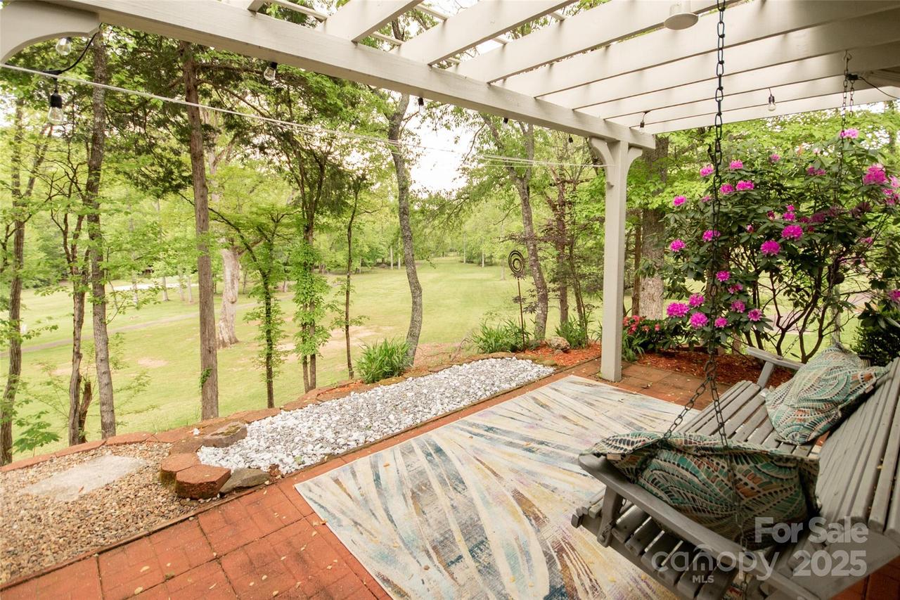 775B Oak Creek Rd. #B, Franklin, NC 28734