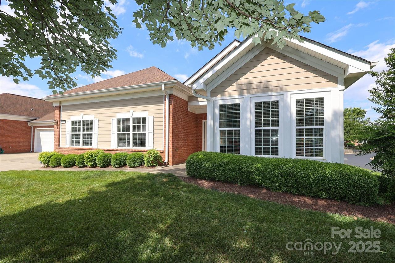 2114 N Castle Ct., Matthews, NC 28105