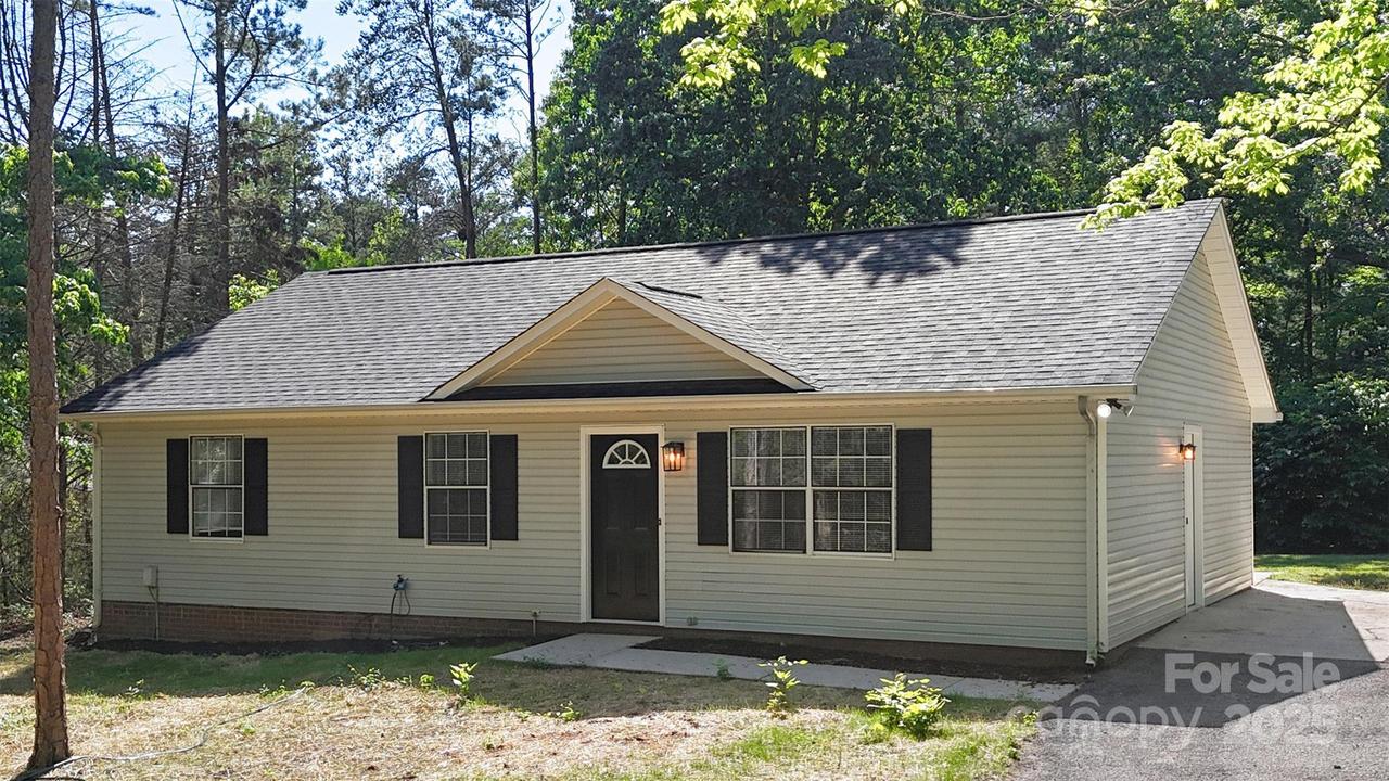 7525 Cedarbrook Dr., Charlotte, NC 28215