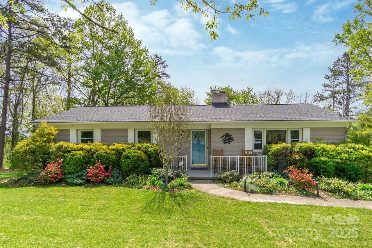143 W Oakview Rd., Asheville, NC 28806