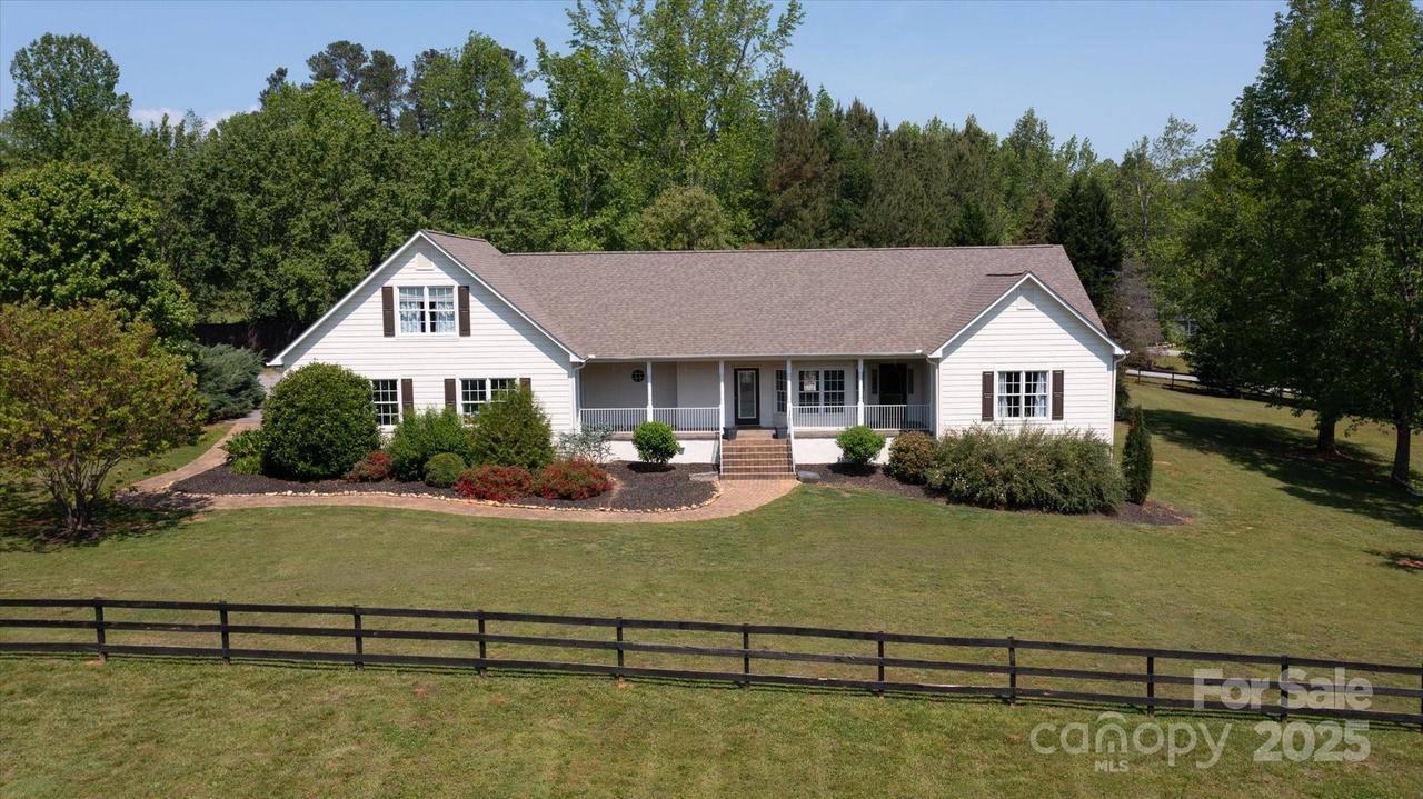 2409 Golf Course Rd., Columbus, NC 28722