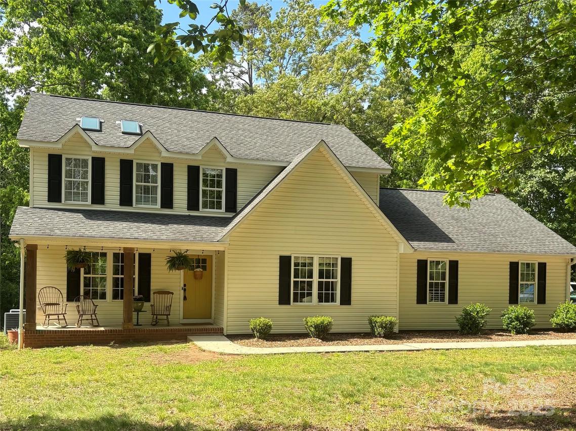 1338 Pell Dr., Lincolnton, NC 28092