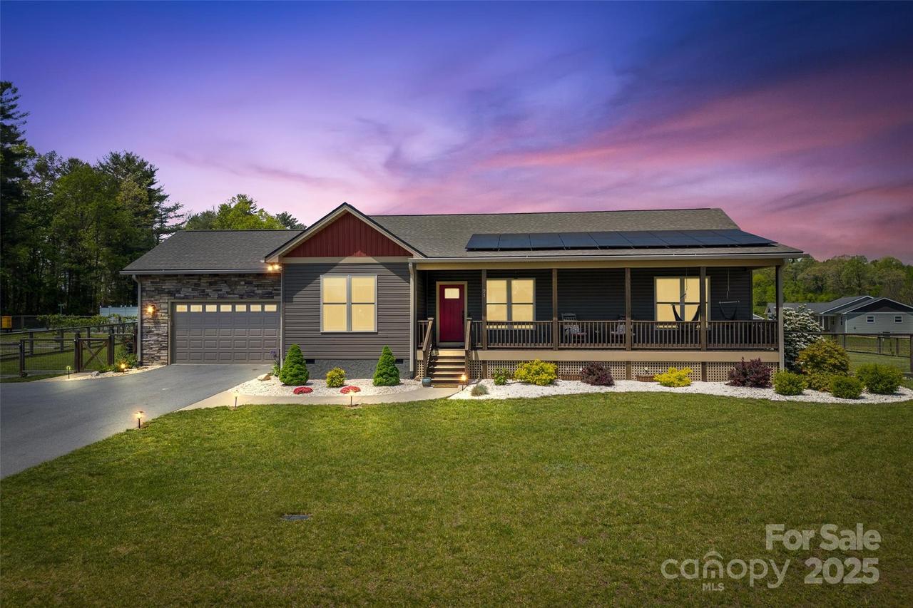 21 Corto Ln., Flat Rock, NC 28731