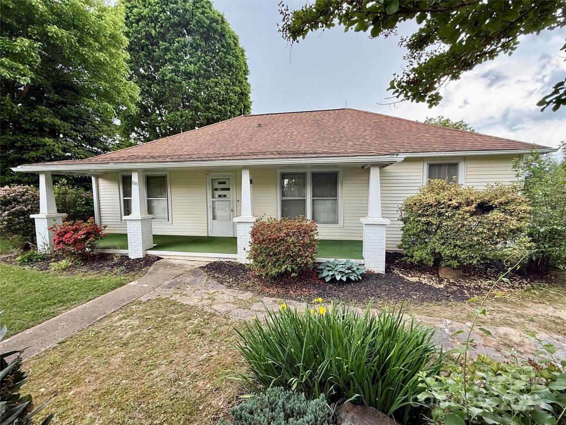 633 Ridge Rd., Marion, NC 28752