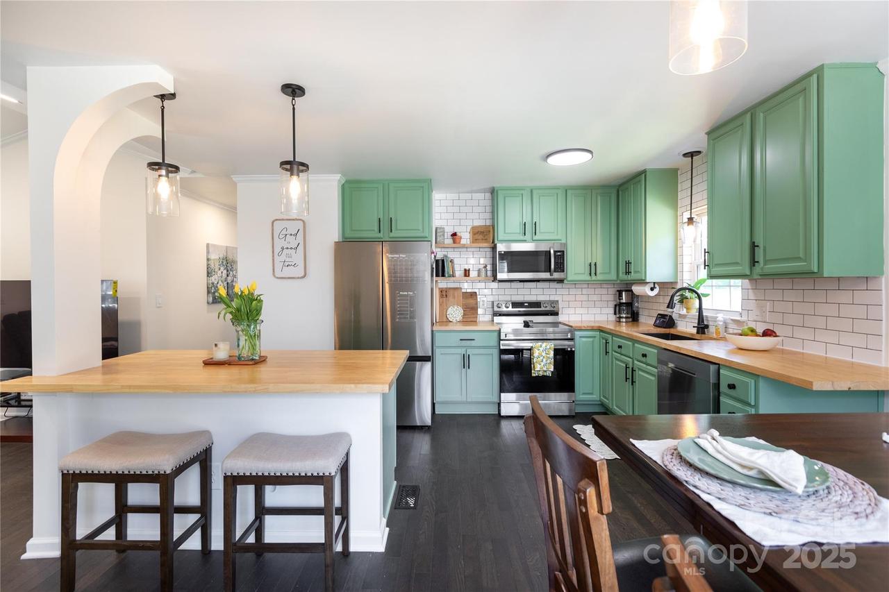 109 Hunter Ct., Oakboro, NC 28129