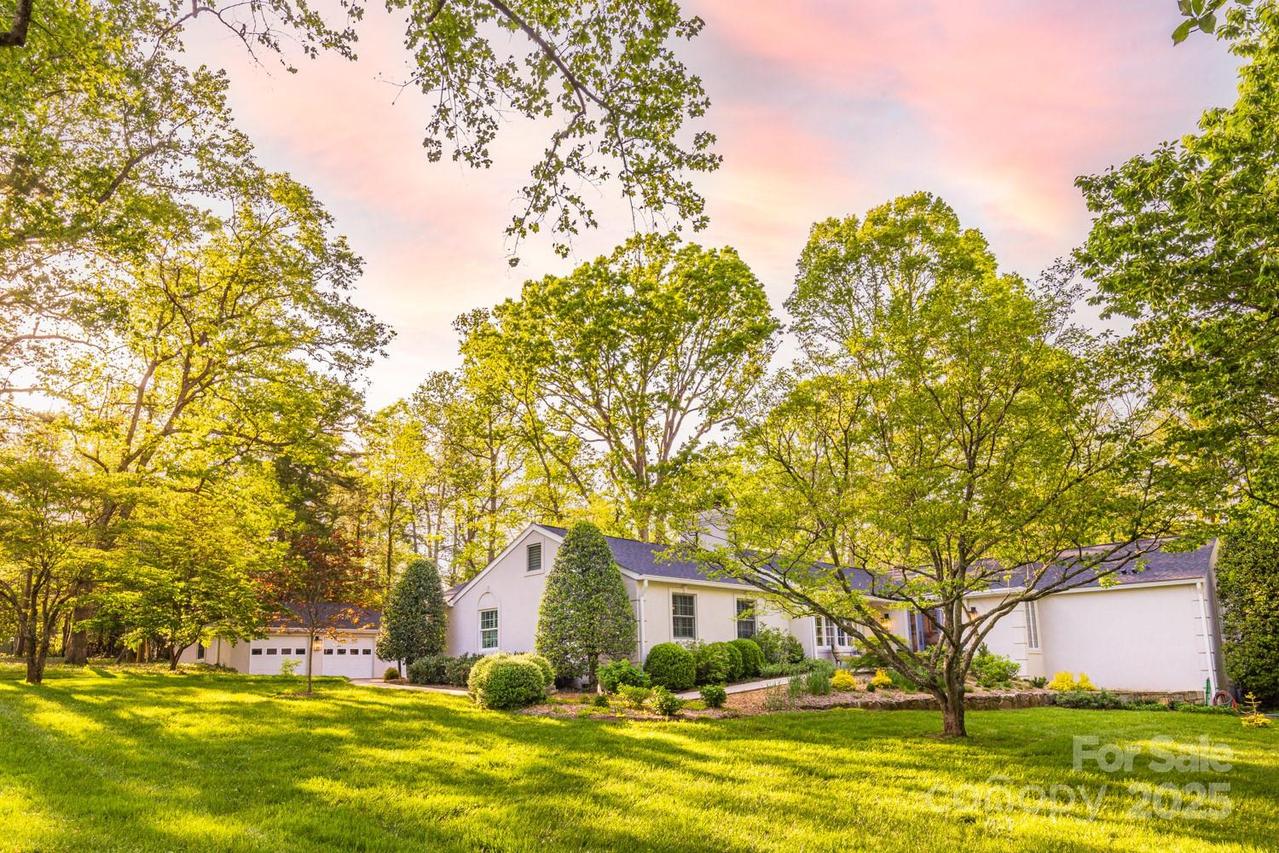 15 Busbee Rd., Biltmore Forest, NC 28803