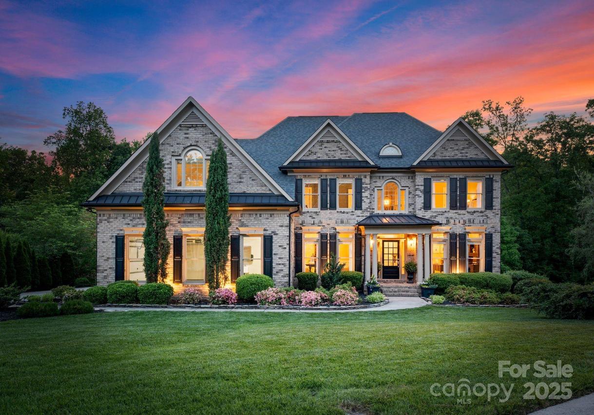 1021 Westbury Dr., Matthews, NC 28104