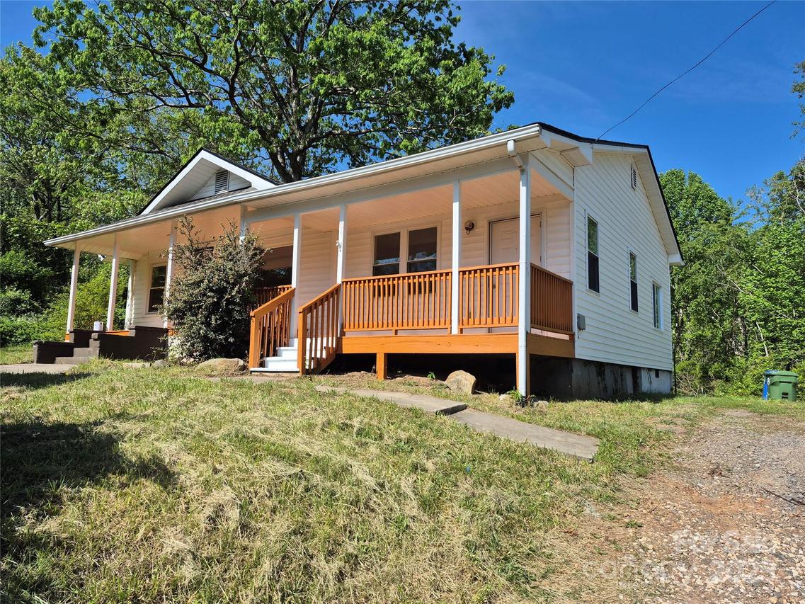64 Third St., Asheville, NC 28803