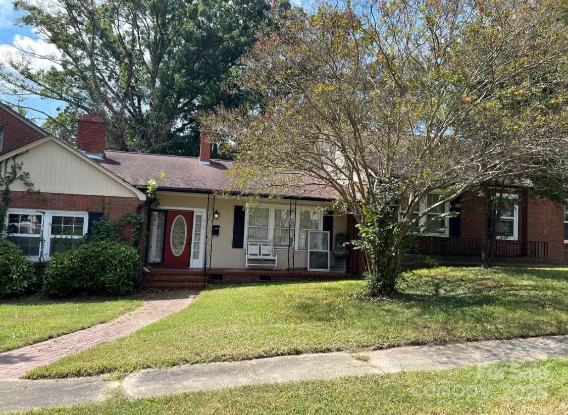 411 Woodlawn Ave., Gastonia, NC 28052