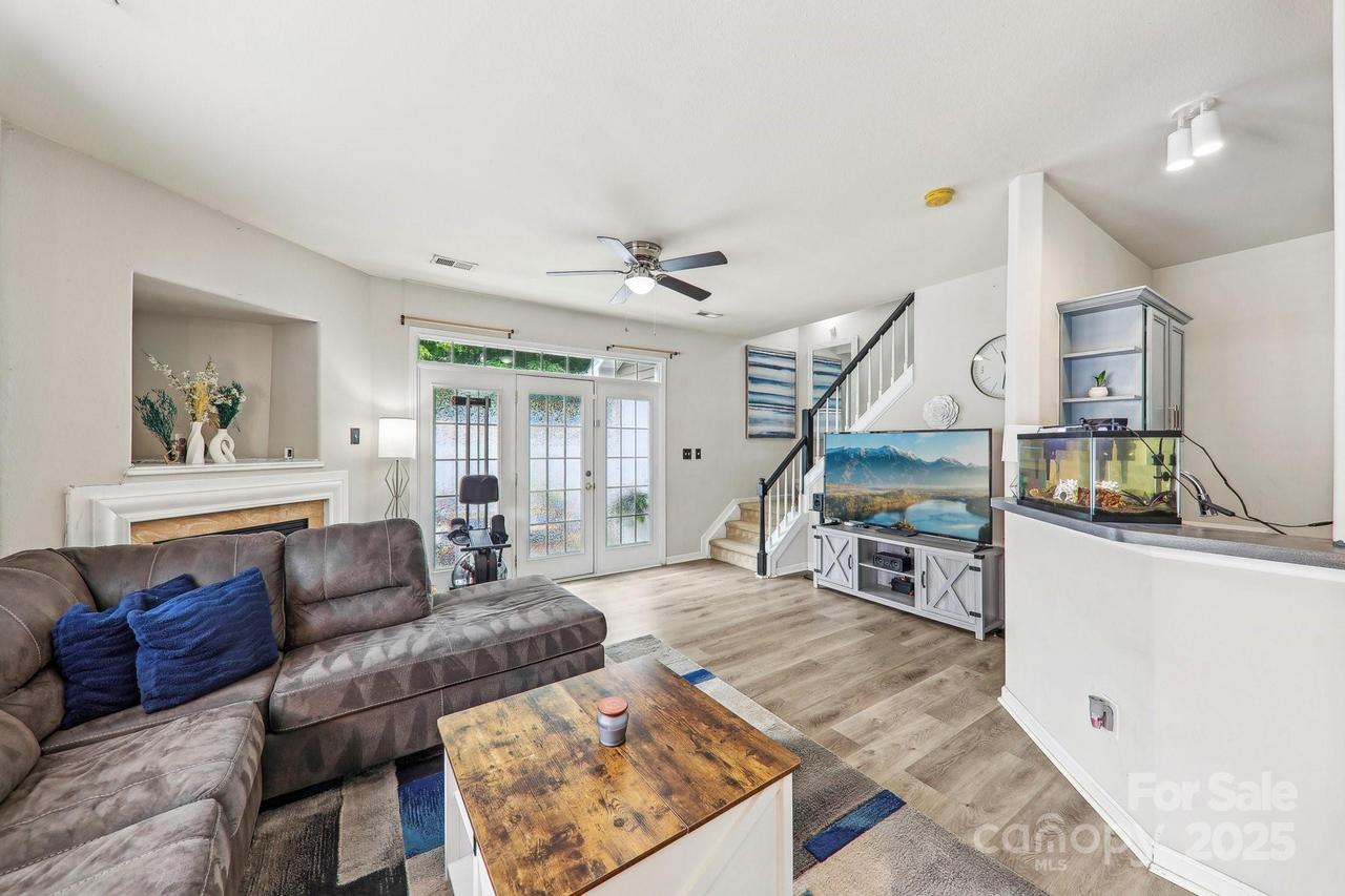 8259 Carob Tree Ln., Charlotte, NC 28215