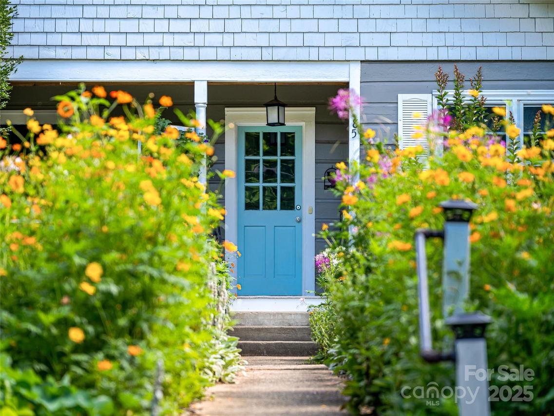 85 Wild Cherry Rd., Asheville, NC 28804