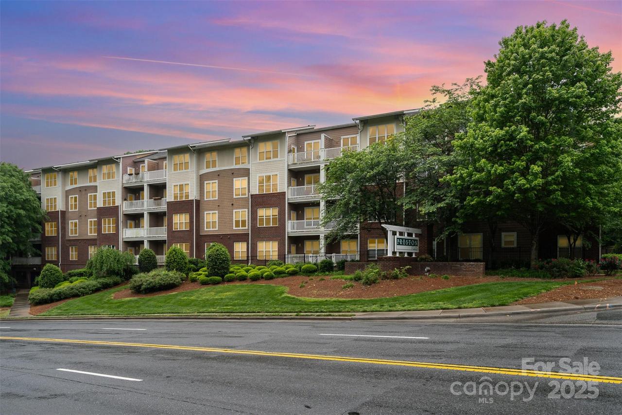 1000 E Woodlawn Rd. #315, Charlotte, NC 28209