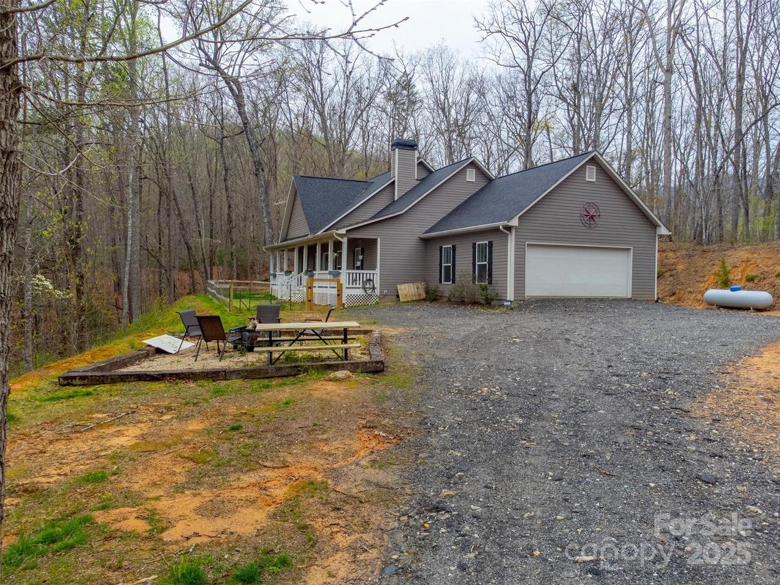 213 Pine Meadows Rd., Bryson City, NC 28713