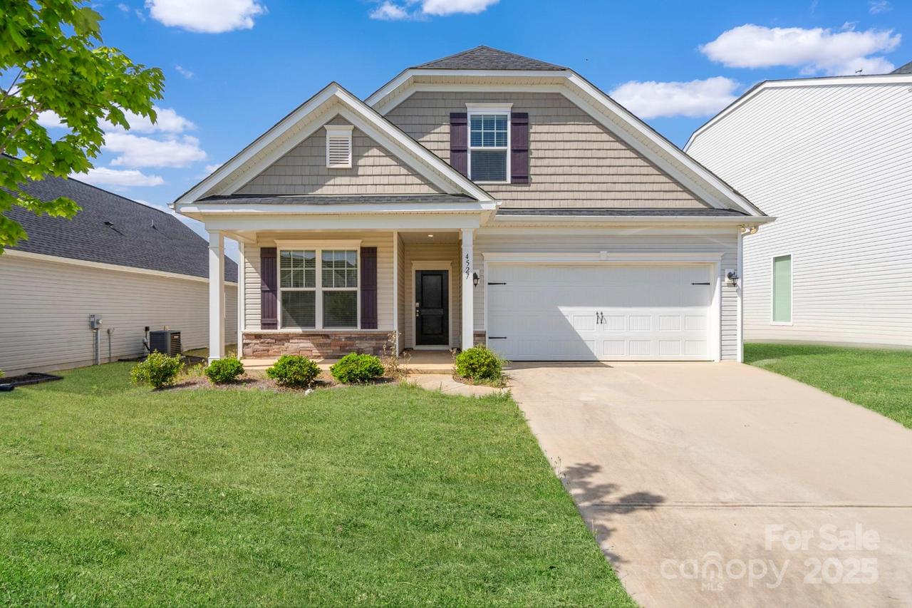 4527 Dover Ct., Denver, NC 28037