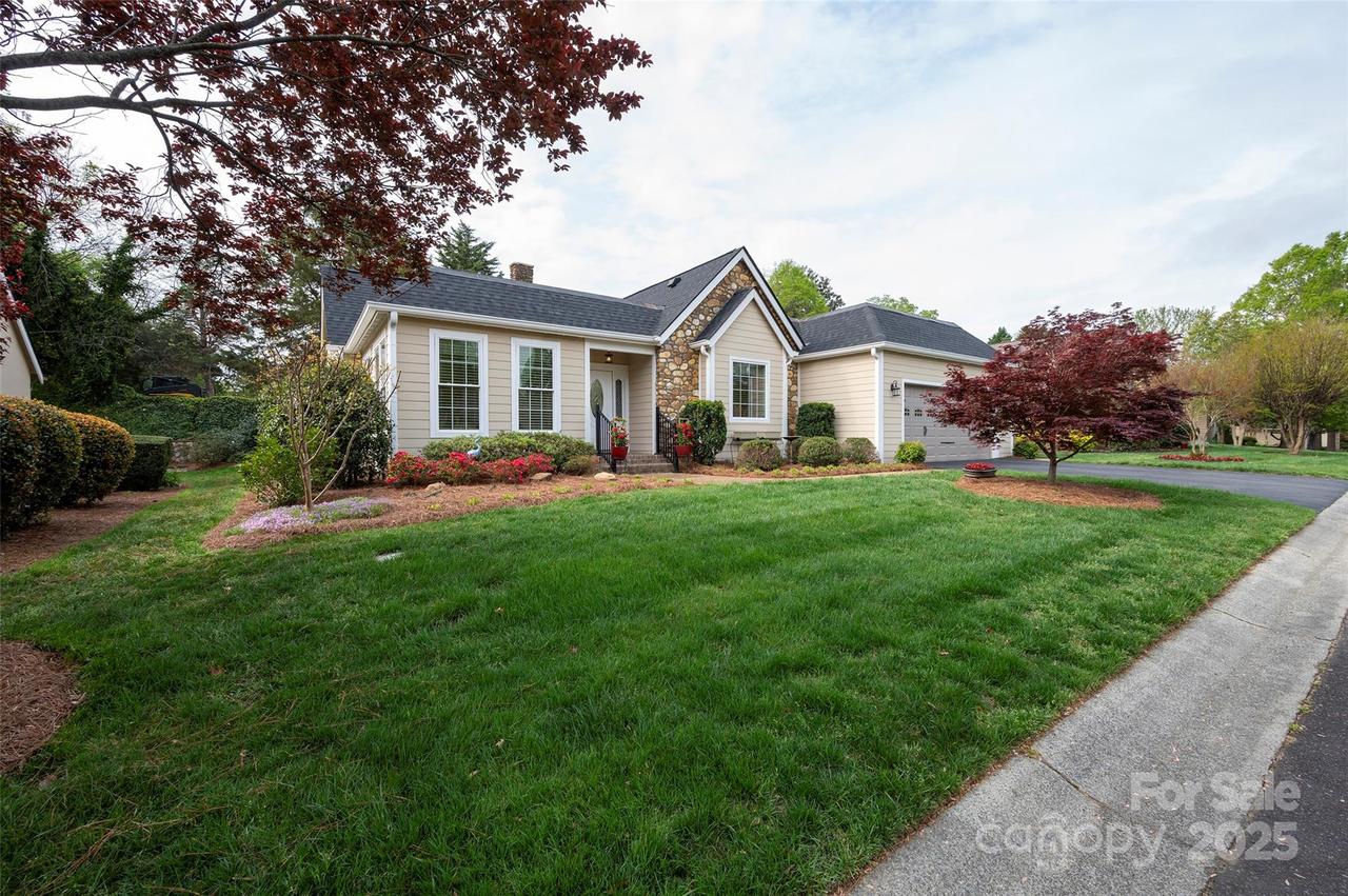 128 Laurel Pl., Advance, NC 27006